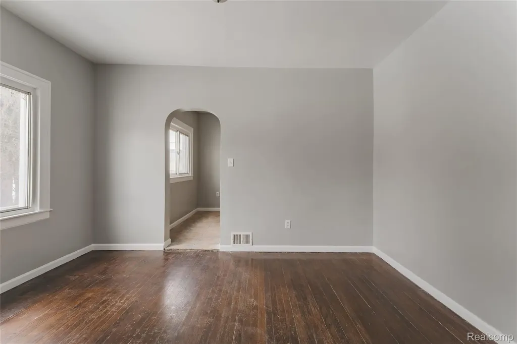 1623 Electric Avenue Lincoln Park City MI 48146