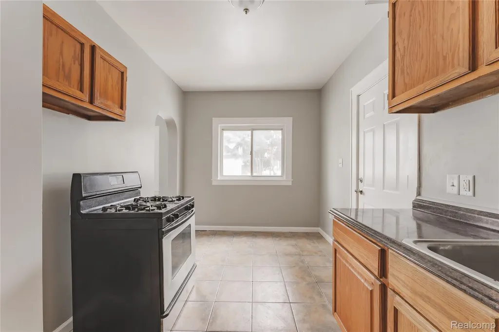 1623 Electric Avenue Lincoln Park City MI 48146