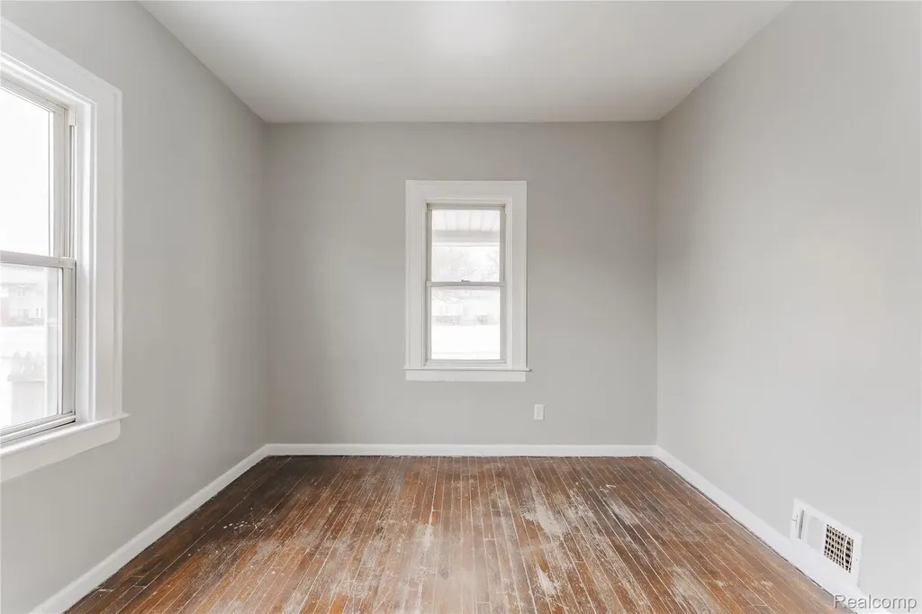 1623 Electric Avenue Lincoln Park City MI 48146