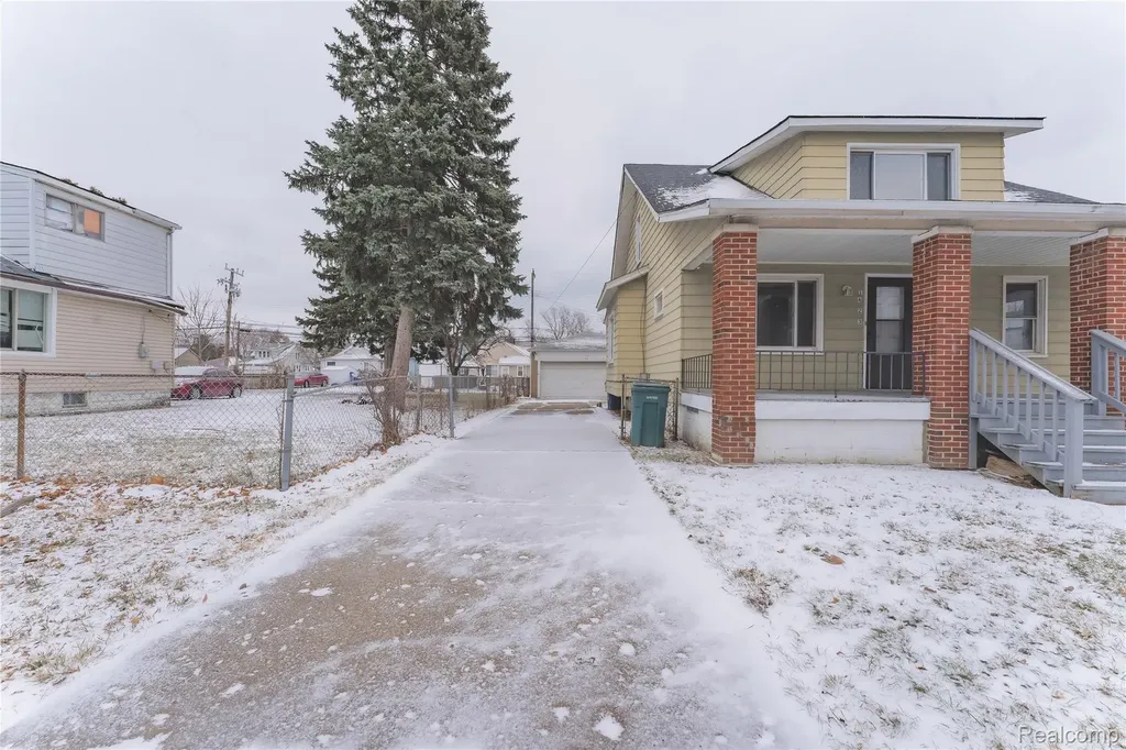 1623 Electric Avenue Lincoln Park City MI 48146