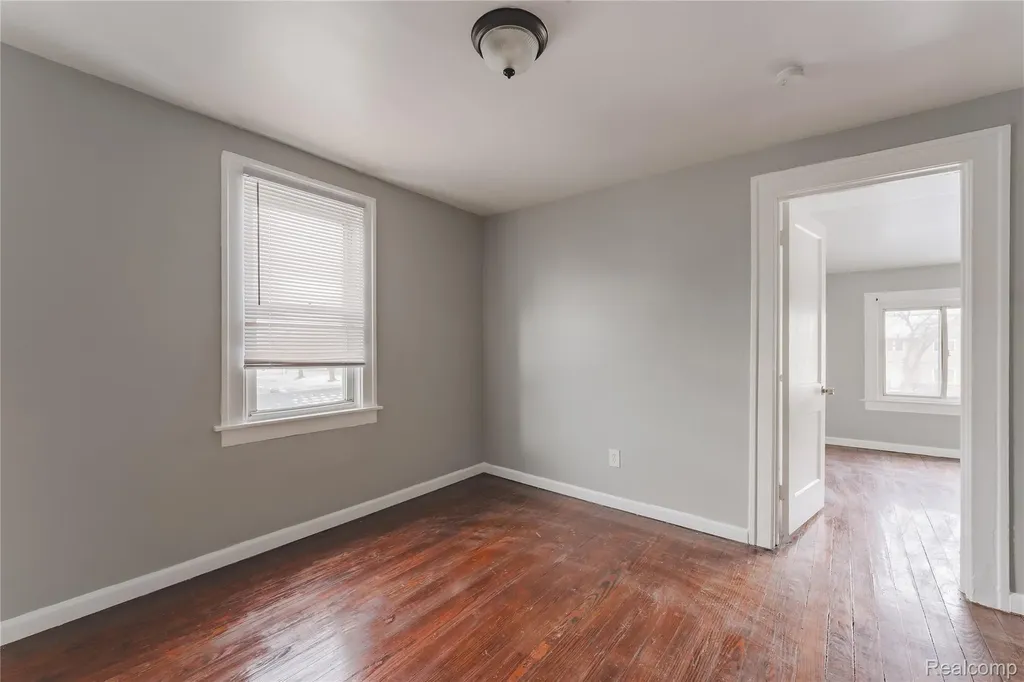 1623 Electric Avenue Lincoln Park City MI 48146