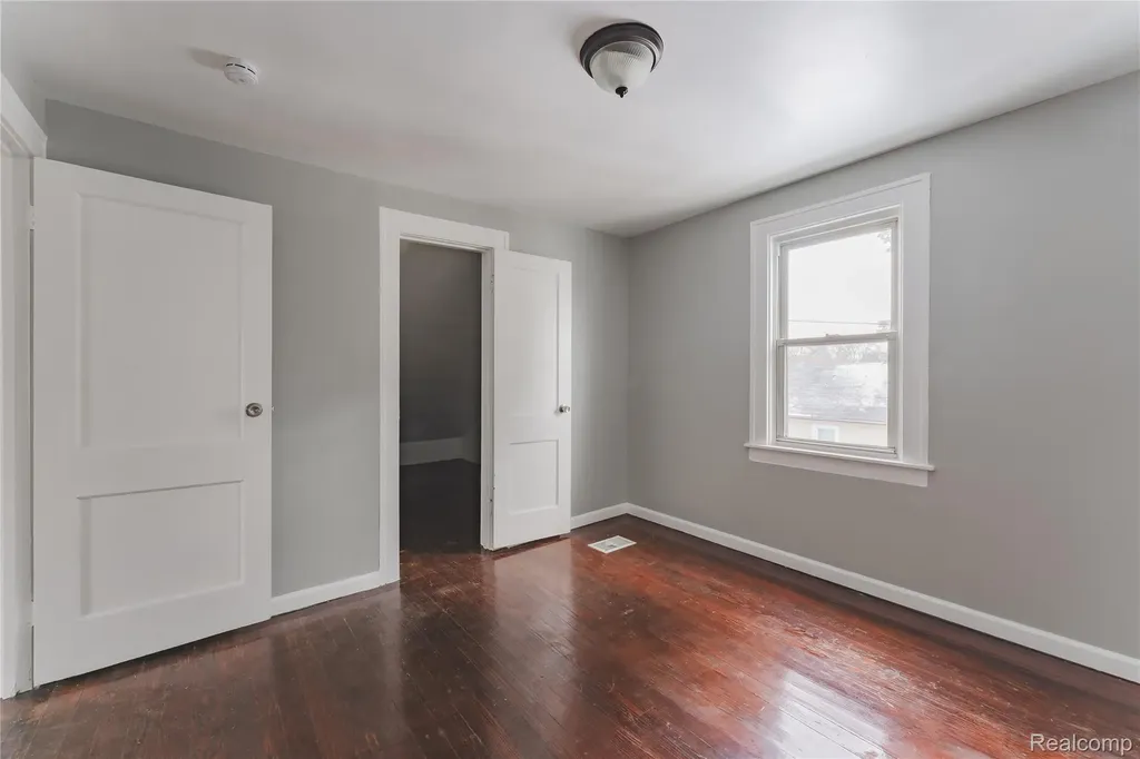 1623 Electric Avenue Lincoln Park City MI 48146