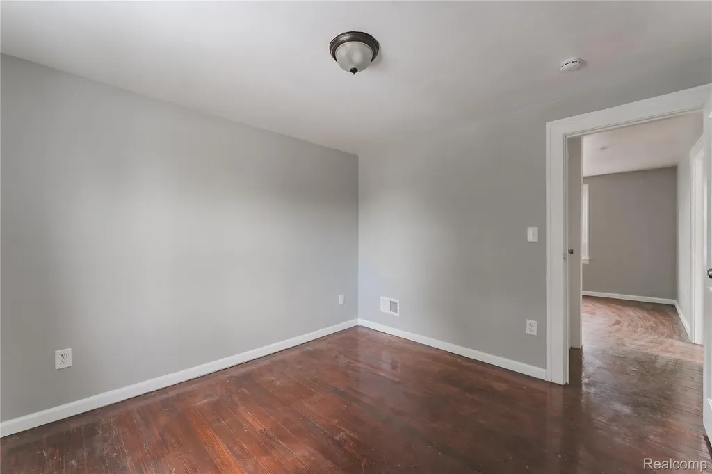 1623 Electric Avenue Lincoln Park City MI 48146