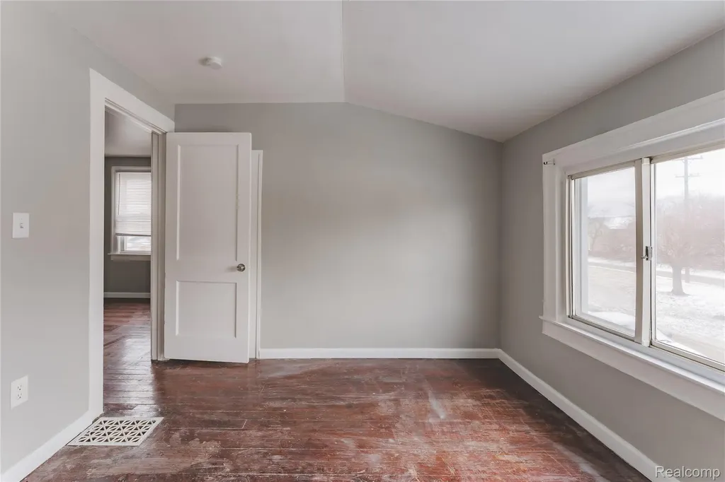 1623 Electric Avenue Lincoln Park City MI 48146