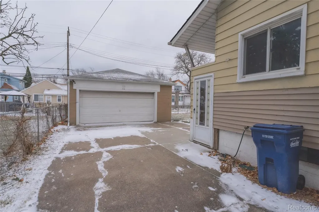 1623 Electric Avenue Lincoln Park City MI 48146
