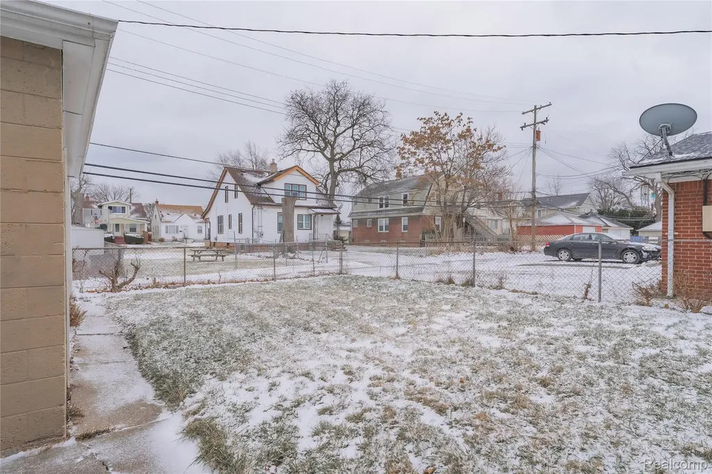 1623 Electric Avenue Lincoln Park City MI 48146