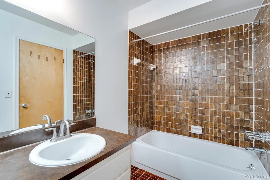 41617 Bedford Drive Canton Charter Township MI 48187