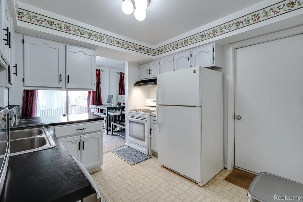 41617 Bedford Drive Canton Charter Township MI 48187