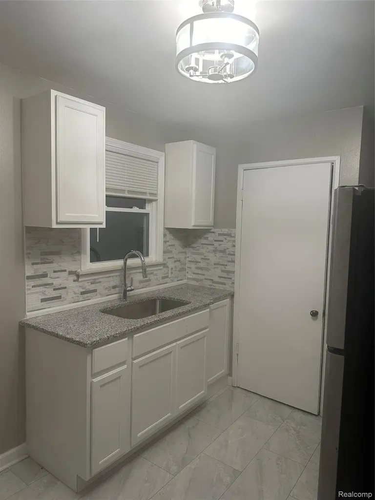 20065 Southfield Road Detroit City MI 48235