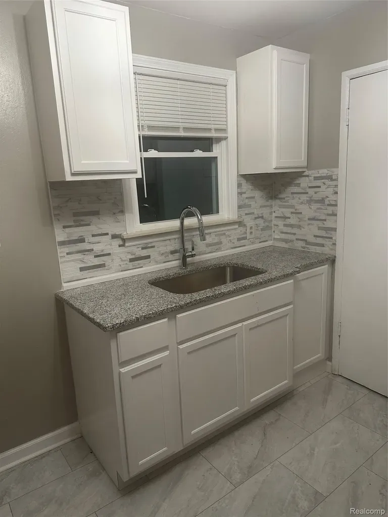 20065 Southfield Road Detroit City MI 48235