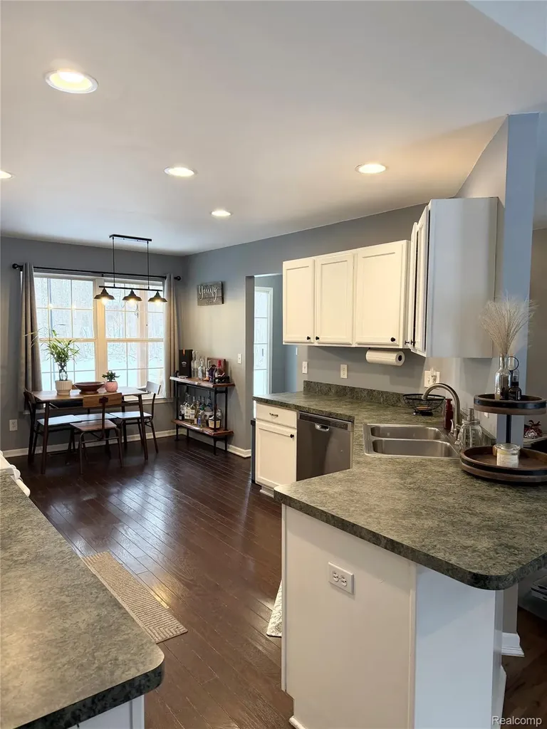 8645 Country Club Drive Hamburg Township MI 48169