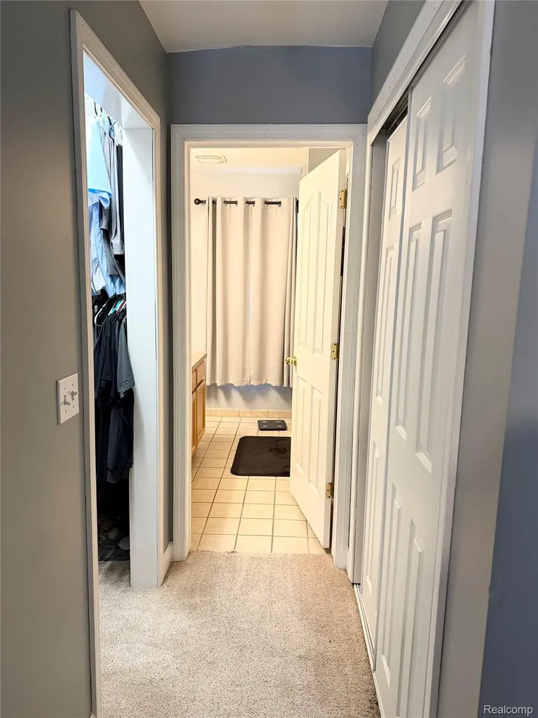 8645 Country Club Drive Hamburg Township MI 48169