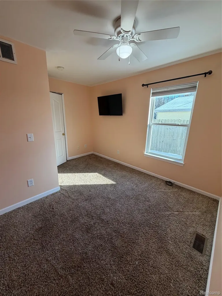 8645 Country Club Drive Hamburg Township MI 48169