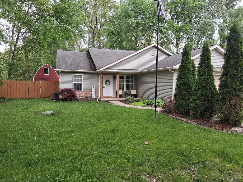 8645 Country Club Drive Hamburg Township MI 48169