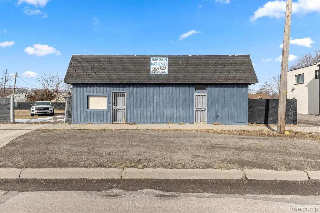 12434 8 Mile Road Warren City MI 48089