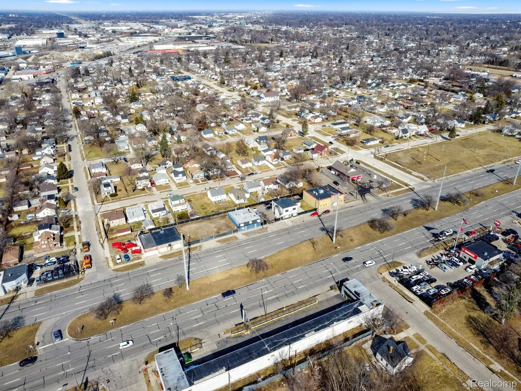 12434 8 Mile Road Warren City MI 48089