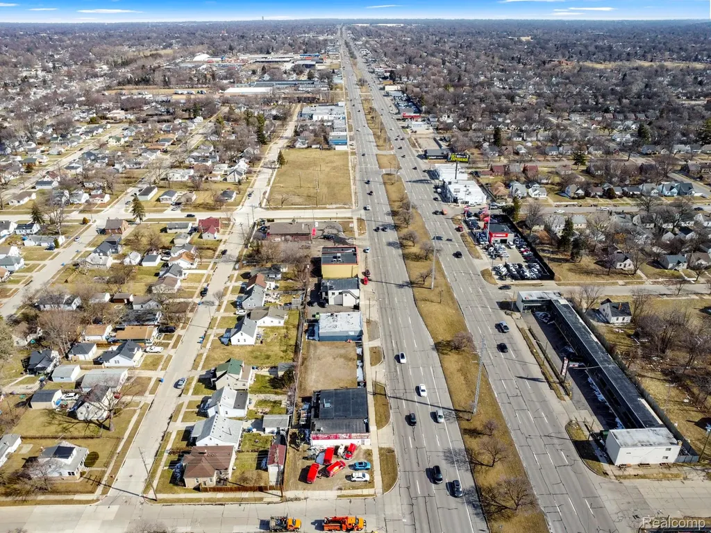 12434 8 Mile Road Warren City MI 48089