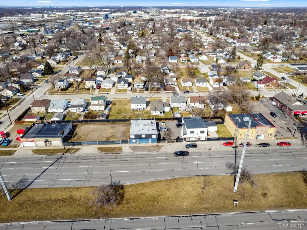 12434 8 Mile Road Warren City MI 48089