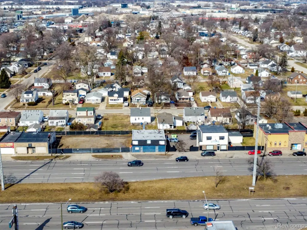 12434 8 Mile Road Warren City MI 48089