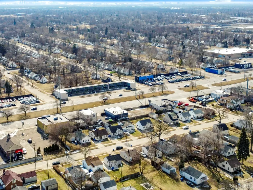 12434 8 Mile Road Warren City MI 48089
