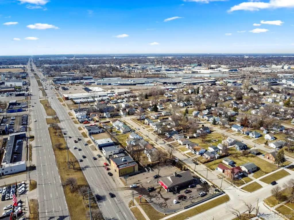 12434 8 Mile Road Warren City MI 48089