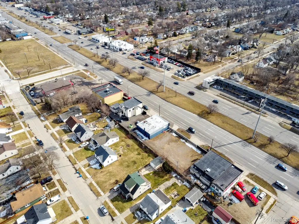 12434 8 Mile Road Warren City MI 48089