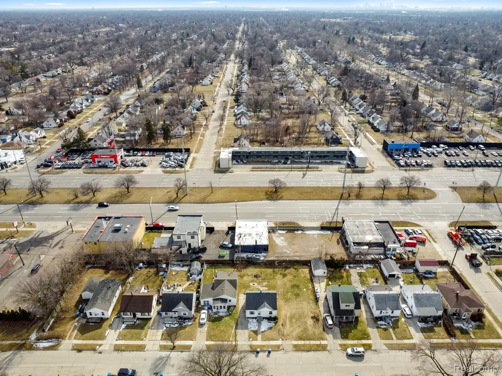 12434 8 Mile Road Warren City MI 48089