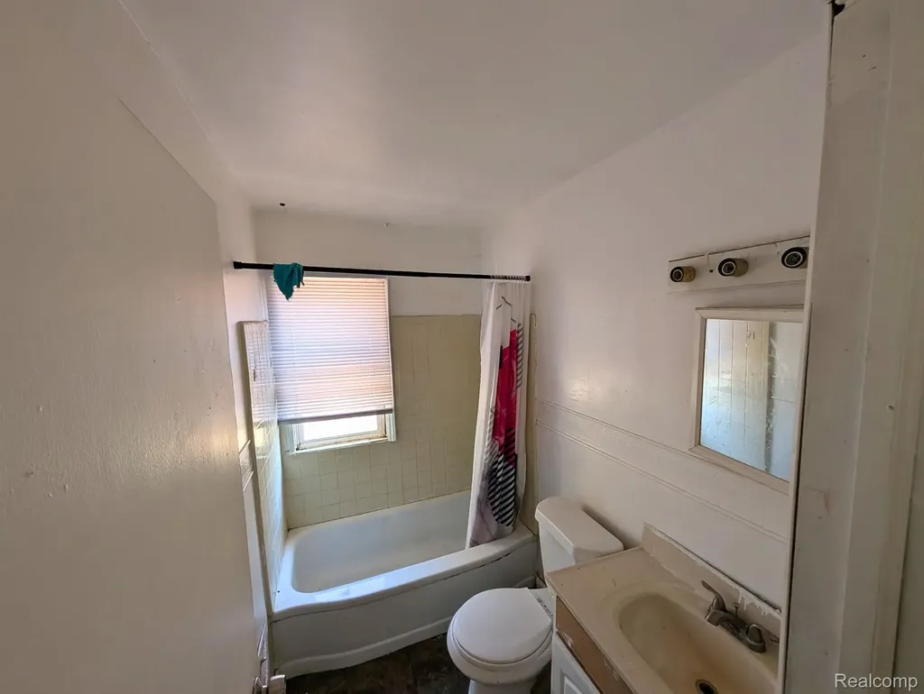 19746 Cooley Street Detroit City MI 48219