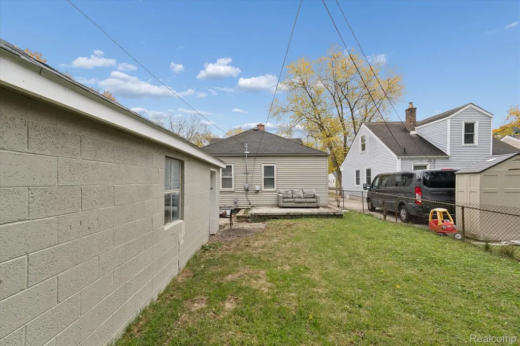 17421 Five Points Street Redford Charter Township MI 48240