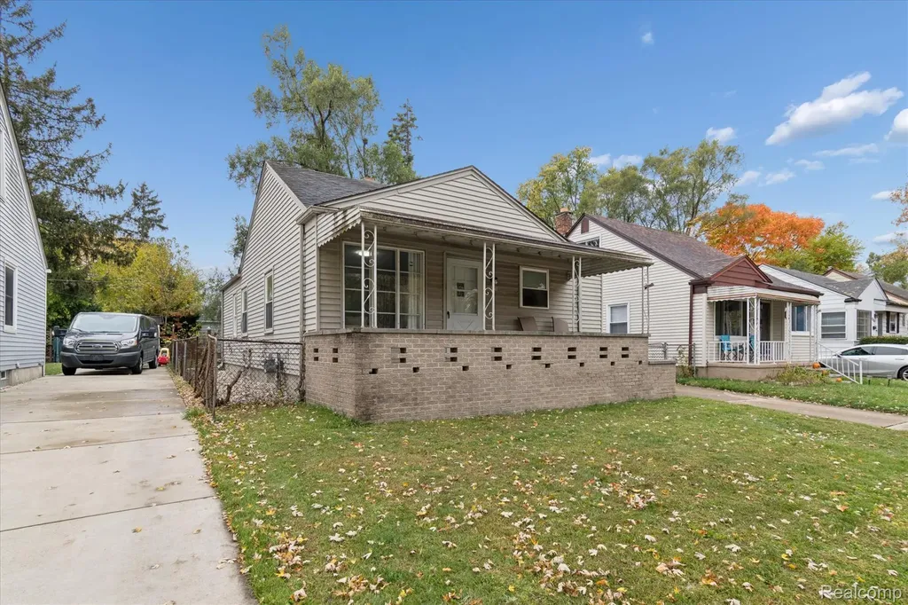 17421 Five Points Street Redford Charter Township MI 48240