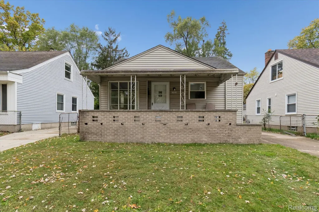 17421 Five Points Street Redford Charter Township MI 48240