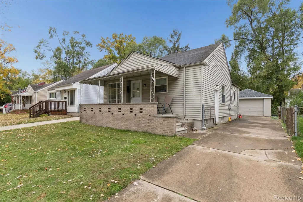 17421 Five Points Street Redford Charter Township MI 48240