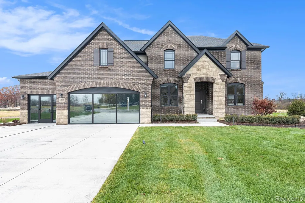 7699 Orchard Lane Washington Township MI 48095