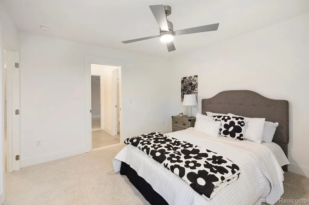 7699 Orchard Lane Washington Township MI 48095