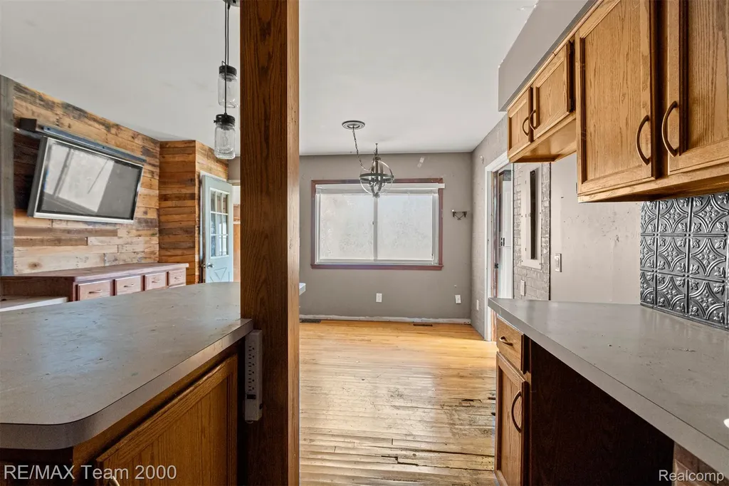 9267 Glenis Street Taylor City MI 48180