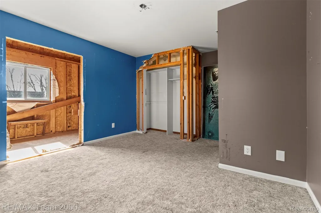 9267 Glenis Street Taylor City MI 48180