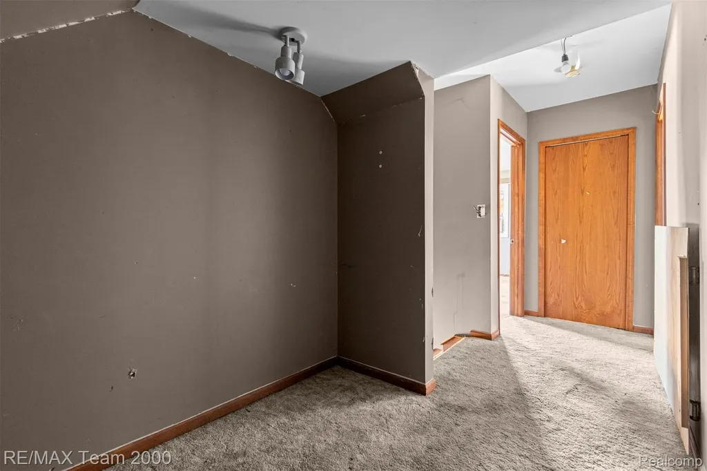 9267 Glenis Street Taylor City MI 48180