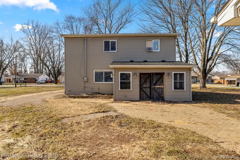 9267 Glenis Street Taylor City MI 48180