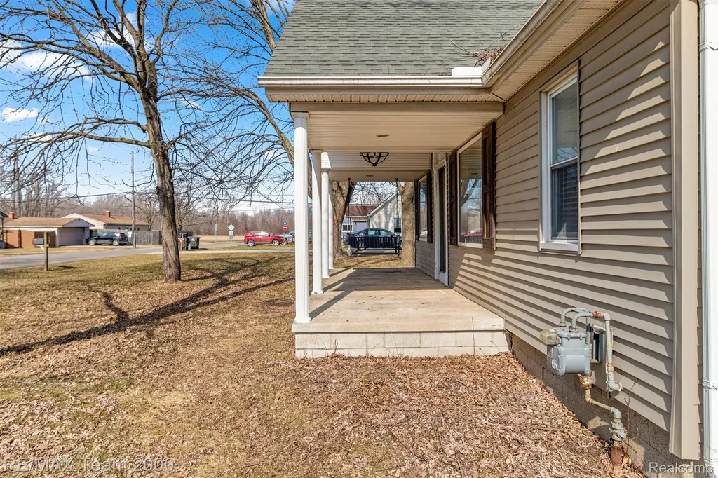 9267 Glenis Street Taylor City MI 48180