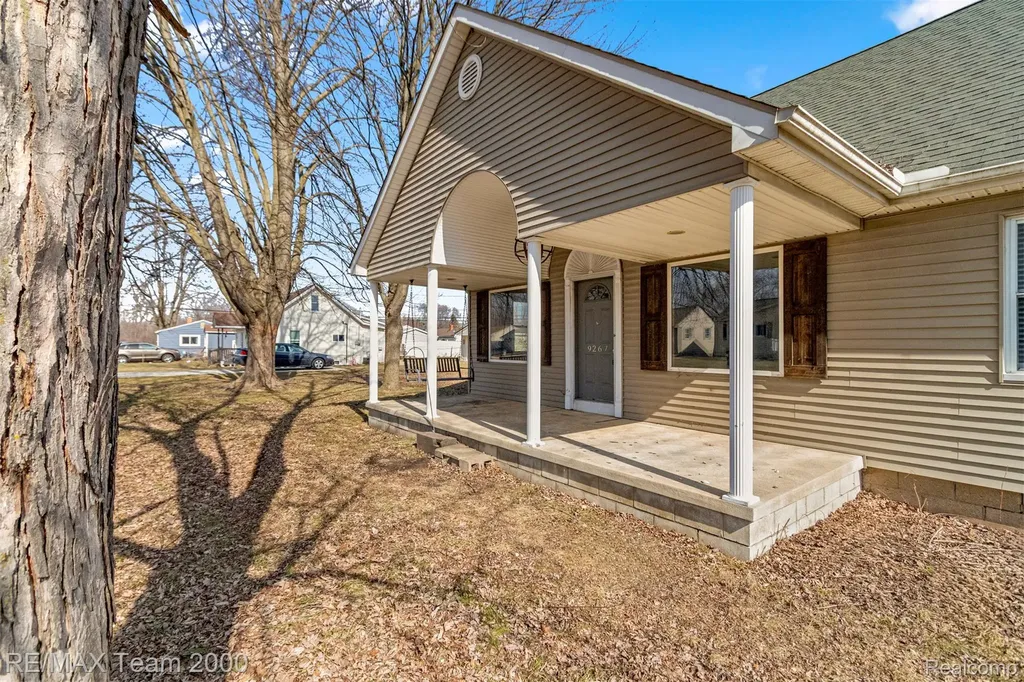 9267 Glenis Street Taylor City MI 48180
