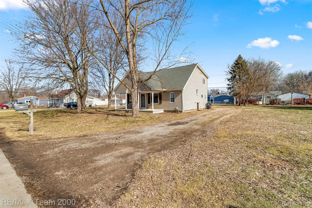 9267 Glenis Street Taylor City MI 48180