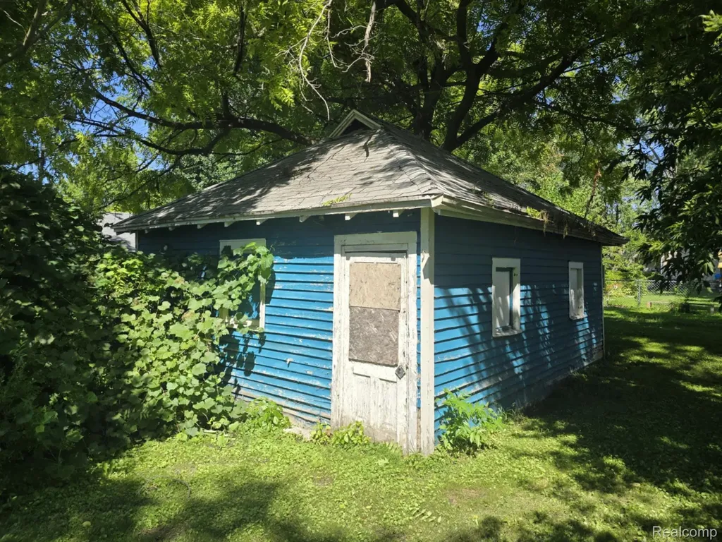 2400 Stone Street Port Huron City MI 48060