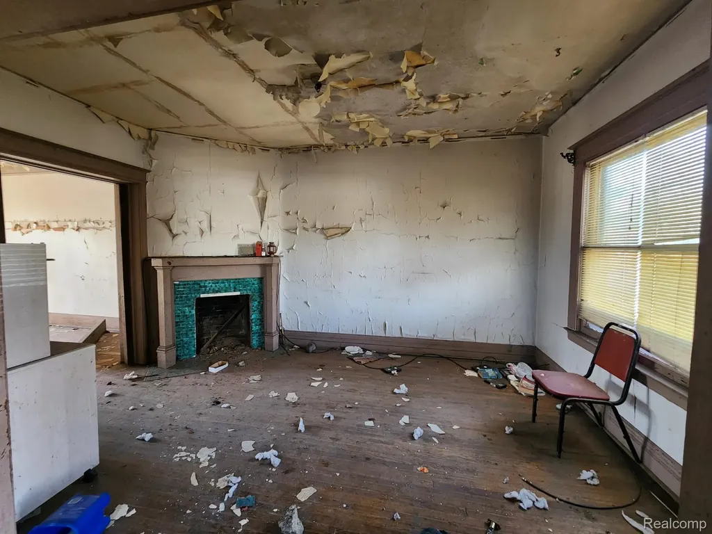 284 E Philadelphia Street Detroit City MI 48202