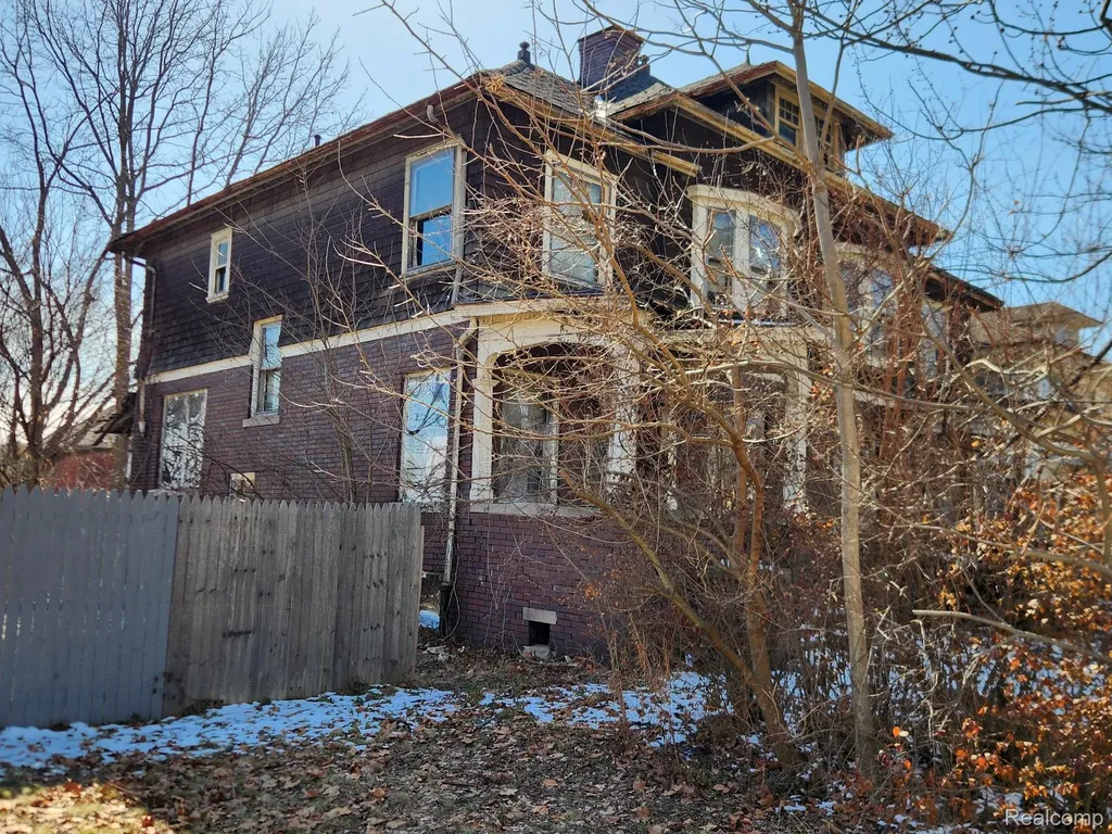 284 E Philadelphia Street Detroit City MI 48202