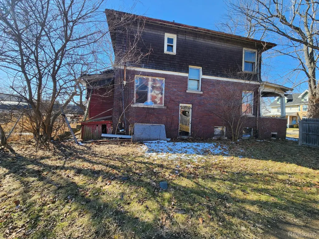 284 E Philadelphia Street Detroit City MI 48202