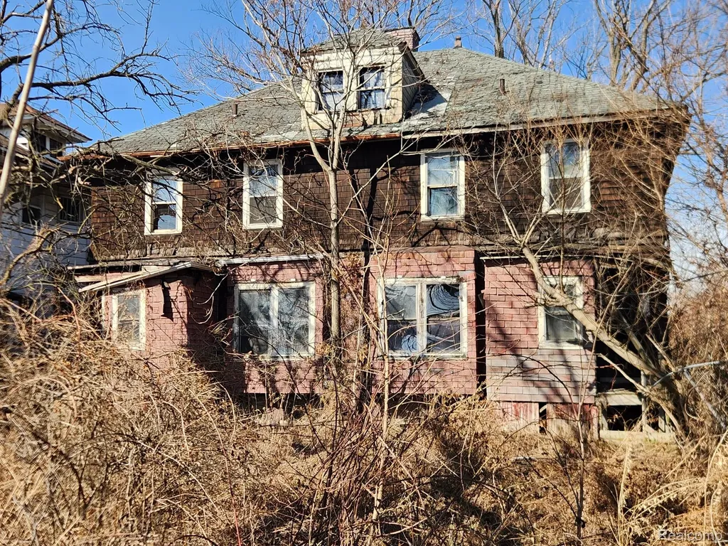 284 E Philadelphia Street Detroit City MI 48202