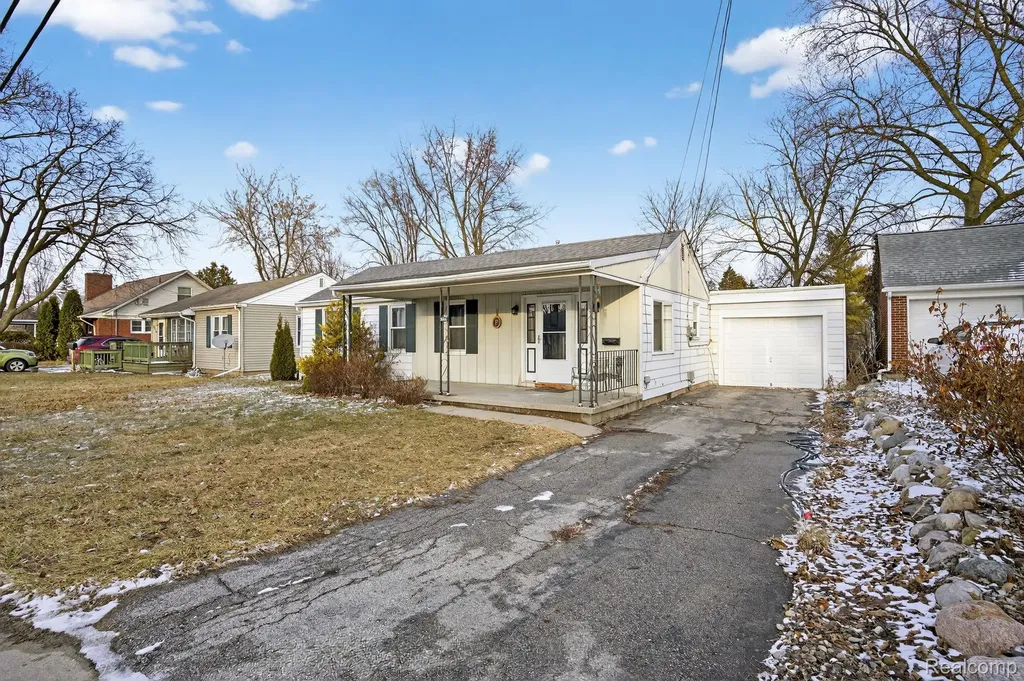 3066 Schaefer Street Carrollton Township MI 48604