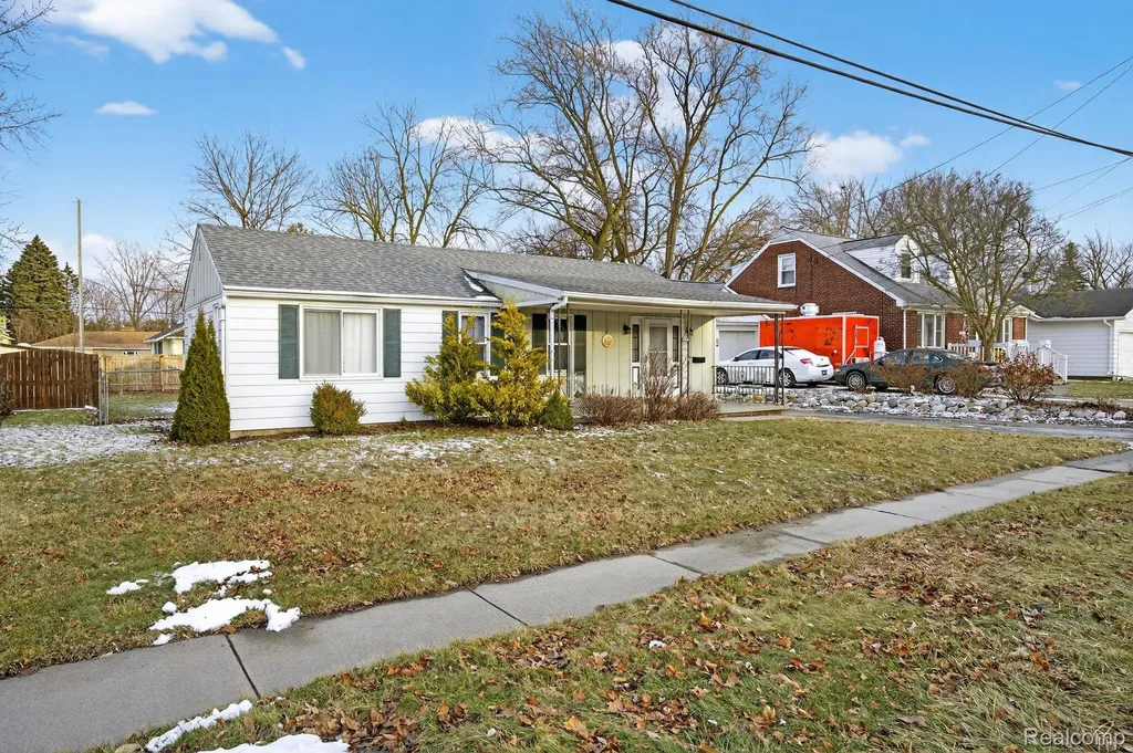 3066 Schaefer Street Carrollton Township MI 48604