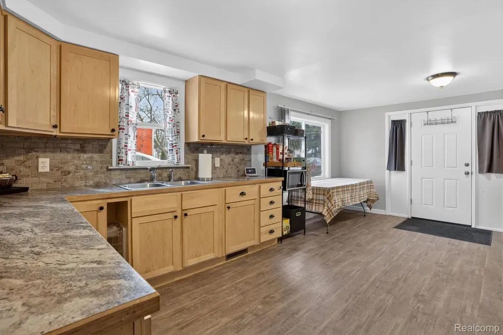 3066 Schaefer Street Carrollton Township MI 48604