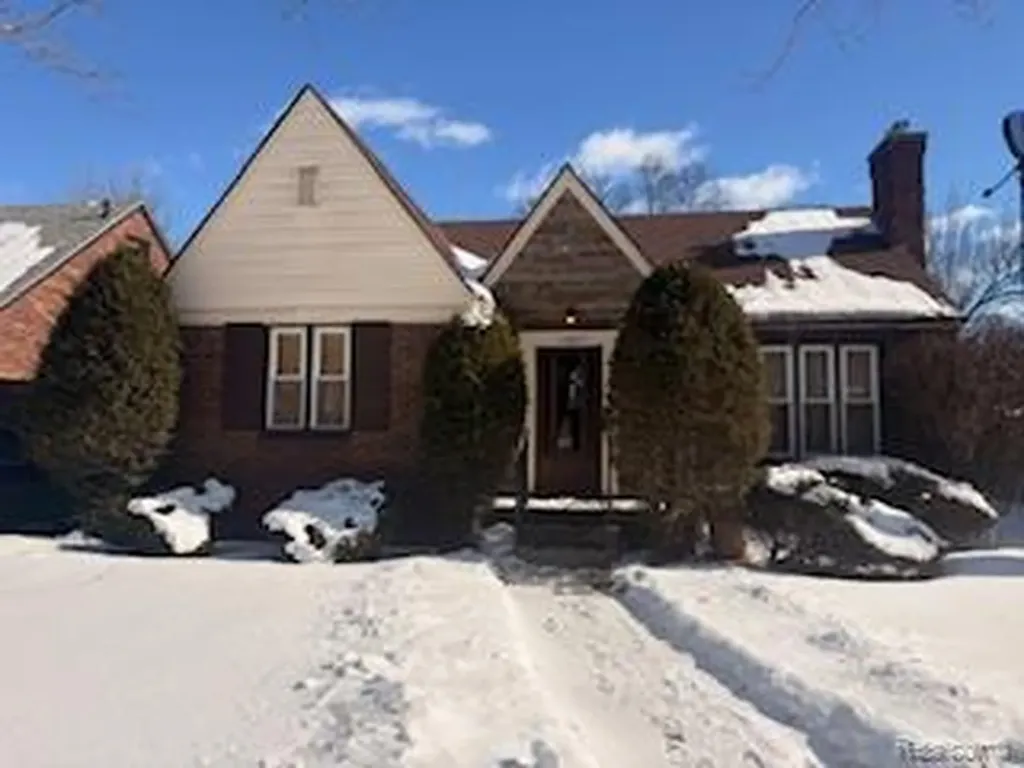 14882 E Piedmont Street Detroit City MI 48223